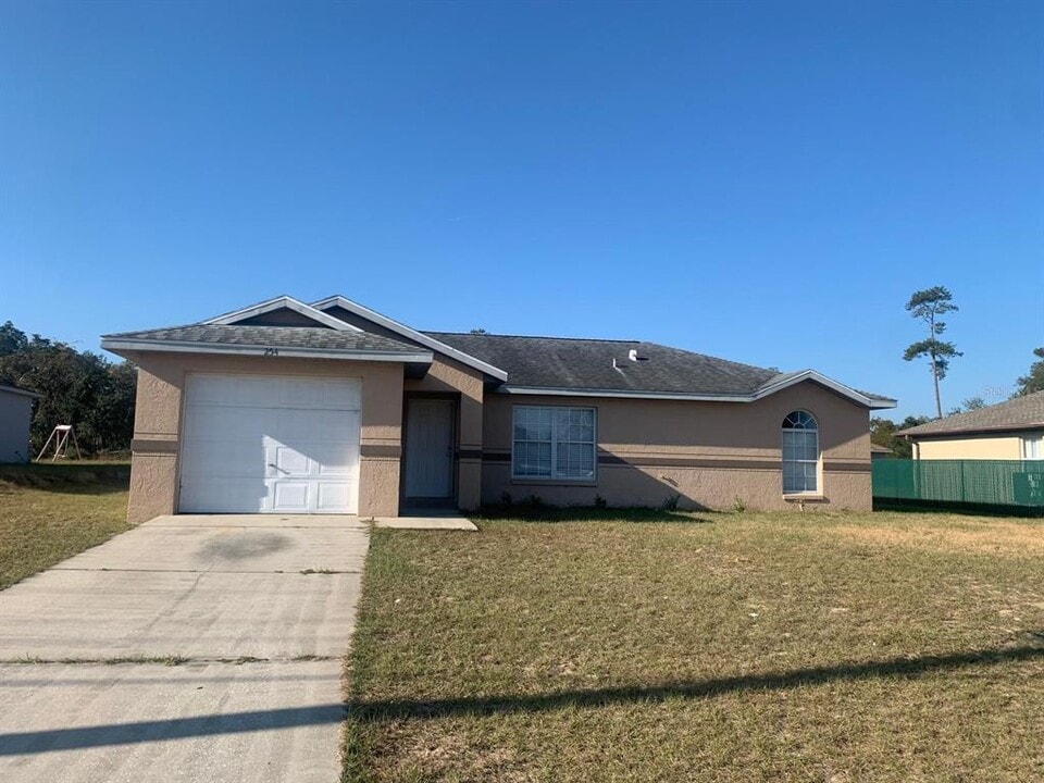 254 Marion Oaks Manor in Ocala, FL - Building Photo