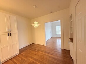 1201 W Gray St in Houston, TX - Building Photo - Building Photo