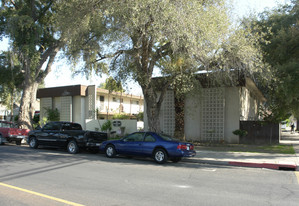 Westberry Apartments in Madera, CA - Building Photo