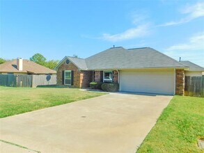 303 Cottonwood St in Aubrey, TX - Building Photo - Building Photo