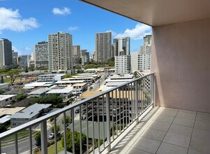 2439 Kapiolani Blvd, Unit 1002 in Honolulu, HI - Building Photo - Building Photo