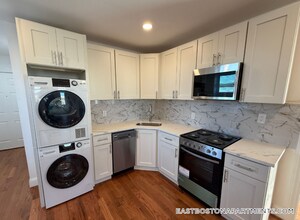 117 Orleans St, Unit 7 in Boston, MA - Foto de edificio - Building Photo