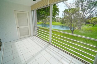 2828 Casita Way in Delray Beach, FL - Building Photo