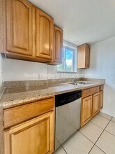 498 SW 6th St in Miami, FL - Foto de edificio - Building Photo