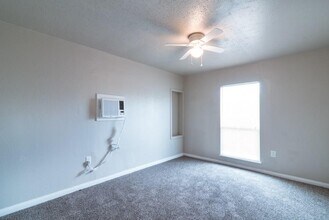 5327 Bell St in Houston, TX - Building Photo - Building Photo