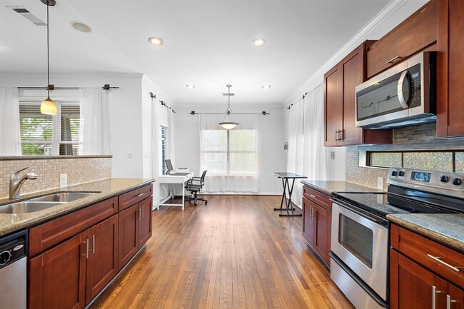 308 Northwood St in Houston, TX - Building Photo - Building Photo