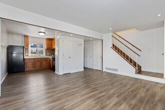 1533 McKool Ave in Streamwood, IL - Foto de edificio - Building Photo