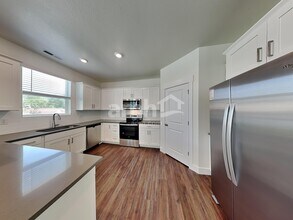 804 S Oak St in Lakewood, CO - Foto de edificio - Building Photo