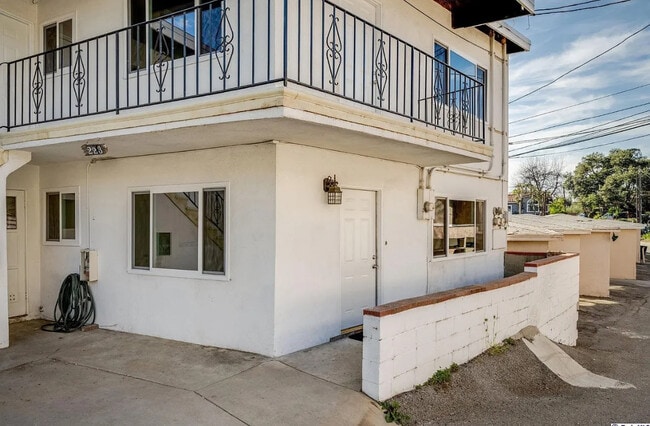 223 Justin Ave, Unit A in Glendale, CA - Building Photo - Building Photo