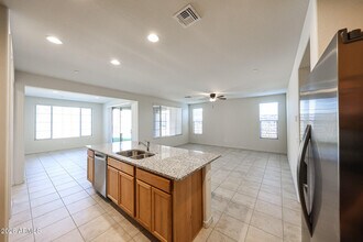 13438 W Copper Leaf Ln in Peoria, AZ - Building Photo - Building Photo