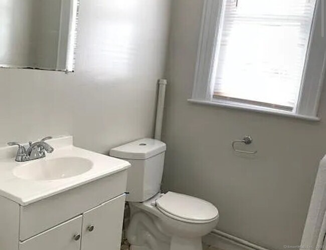 1589 Fairfield Ave in Bridgeport, CT - Building Photo - Building Photo