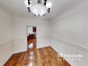 14718 SE Badger Creek Rd in Happy Valley, OR - Foto de edificio - Building Photo