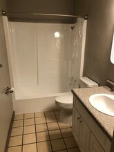 205 E Dunklin St in Jefferson City, MO - Foto de edificio - Building Photo