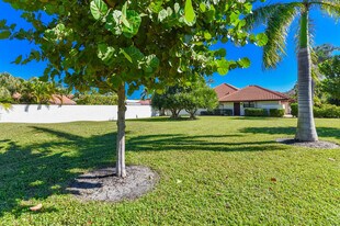 1469 Vía Privada in Jupiter, FL - Building Photo