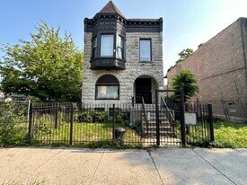 3213 W Fulton Blvd in Chicago, IL - Building Photo