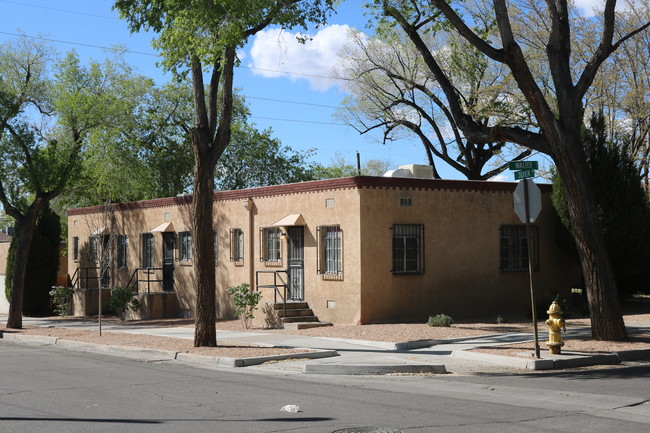 219 Walter St NE in Albuquerque, NM - Foto de edificio - Building Photo