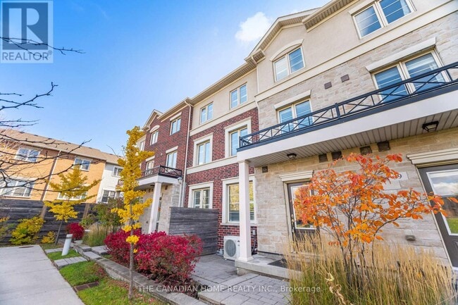 636 Evans Ave. in Toronto, ON - Building Photo - Building Photo