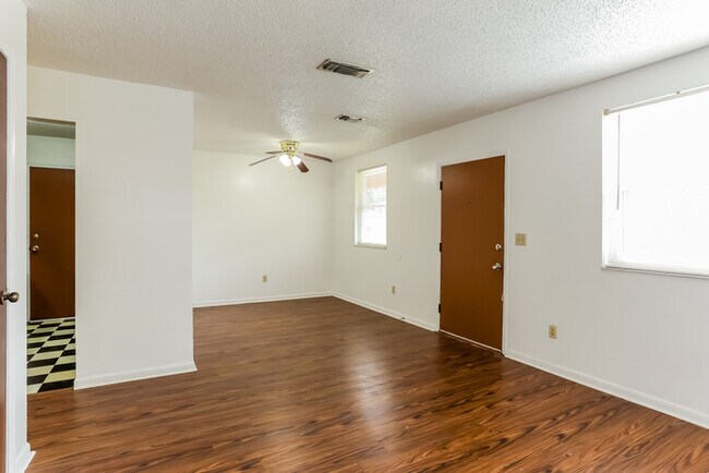 7913 Jasper Ave in Jacksonville, FL - Building Photo - Building Photo