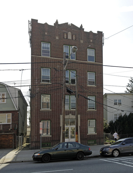 3388 John F Kennedy Blvd in Jersey City, NJ - Building Photo