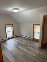 3062 Laird Ave, Unit 3062 Laird Ave #2 in Erie, PA - Building Photo - Building Photo