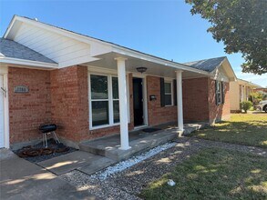 2806 Pine St in Galveston, TX - Building Photo - Building Photo