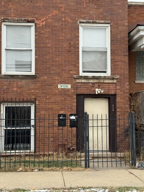 property at 2908 W Fillmore St