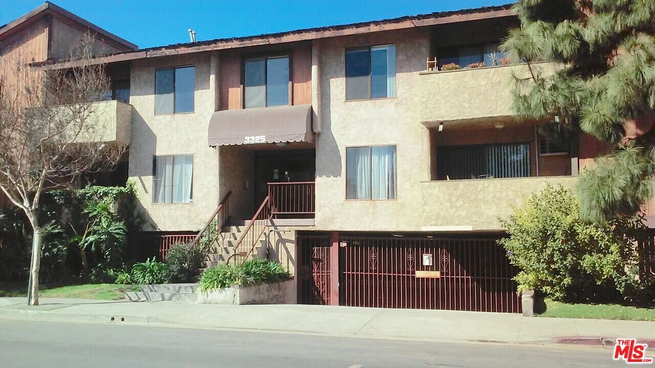 3325 Bagley Ave-Unit -201 in Los Angeles, CA - Building Photo