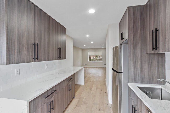 525 Bloomfield Ave
