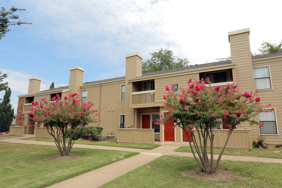 Alexis Park Apartments in Tulsa, OK - Building Photo