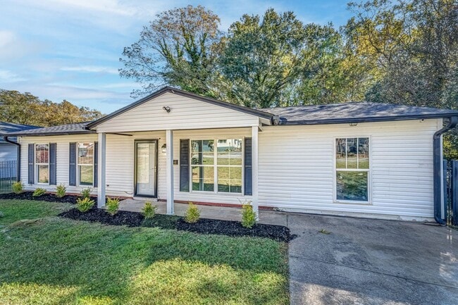 283 E Hampton Ave in Spartanburg, SC - Foto de edificio - Building Photo