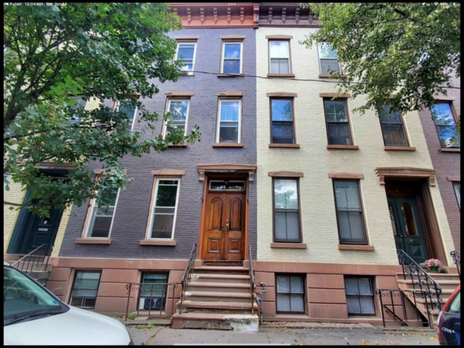 247 2nd St