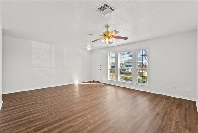 5065 Akumal Calle in Dickinson, TX - Building Photo - Building Photo