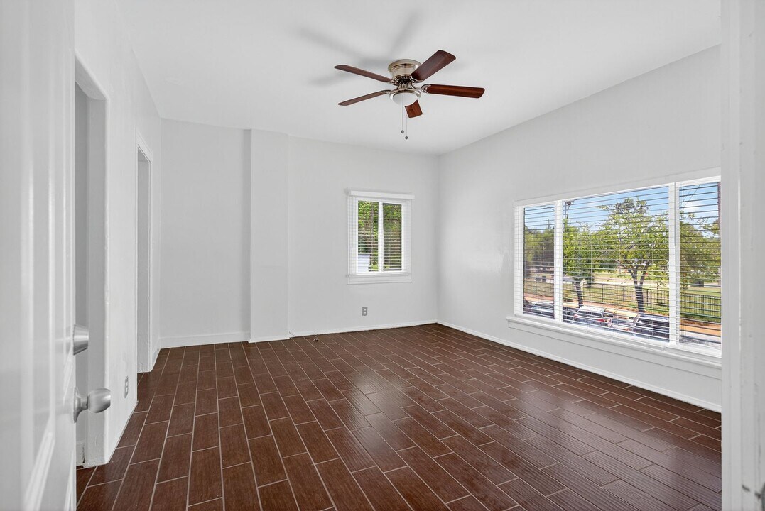 1424 Chestnut Ave in Long Beach, CA - Building Photo