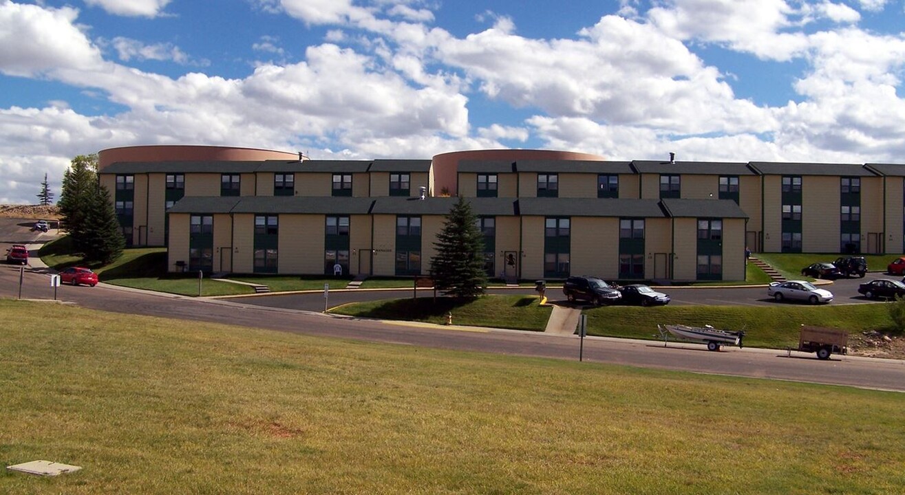 Shilo Park Apartments in Laramie, WY - Building Photo