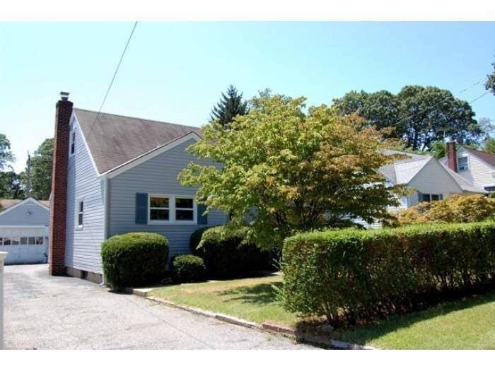 10 E Leech Cir, Unit K in Glen Cove, NY - Building Photo