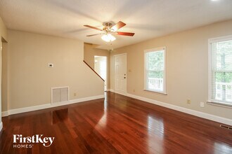 4907 Whisper Oak Dr in Trinity, NC - Foto de edificio - Building Photo