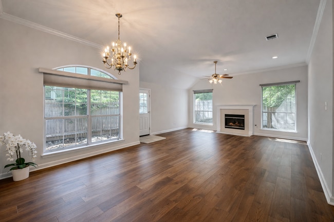 4513 Whispering Valley Dr in Austin, TX - Building Photo - Building Photo