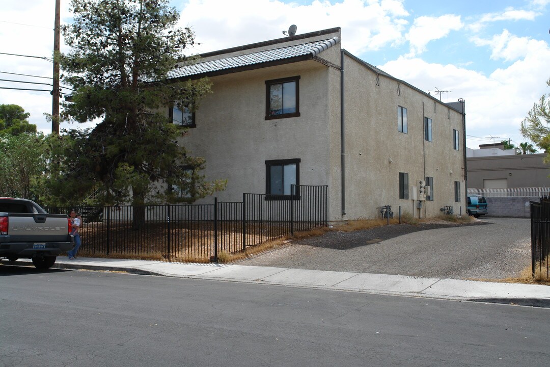 Del Rey Plaza in Las Vegas, NV - Building Photo