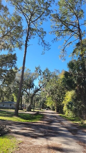 2858 Belinda Dr, Unit 4-H in DeLand, FL - Building Photo - Building Photo