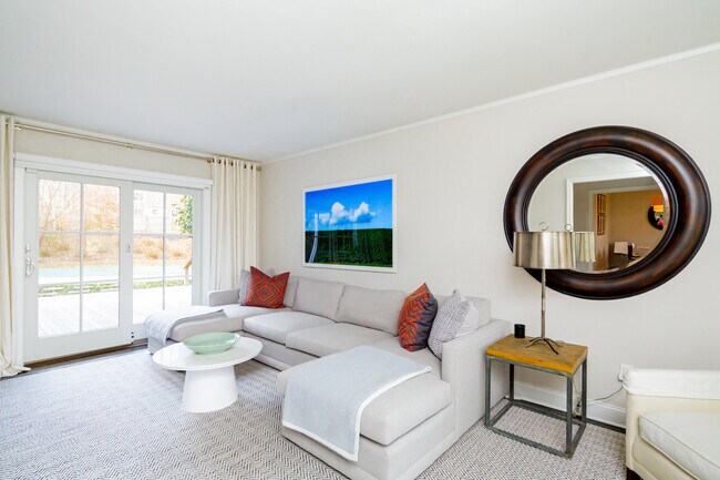 property at 475 7 Ponds Towd Rd