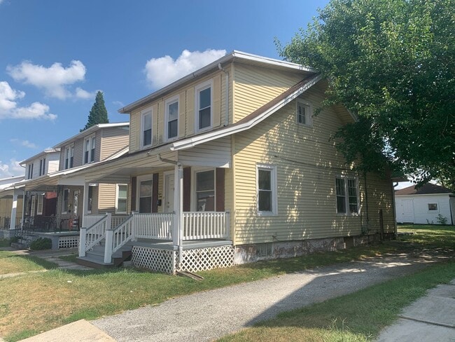 860 E Princess St in York, PA - Building Photo - Building Photo