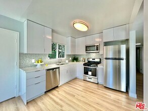 2012 S Bedford St in Los Angeles, CA - Building Photo - Building Photo