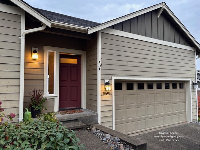 10801 171st Ave E in Lake Tapps, WA - Building Photo - Building Photo