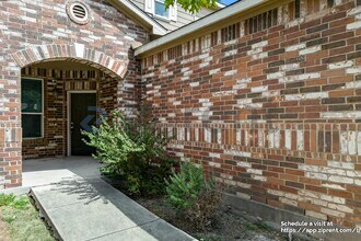 7414 Bluebonnet Bay in San Antonio, TX - Building Photo - Building Photo