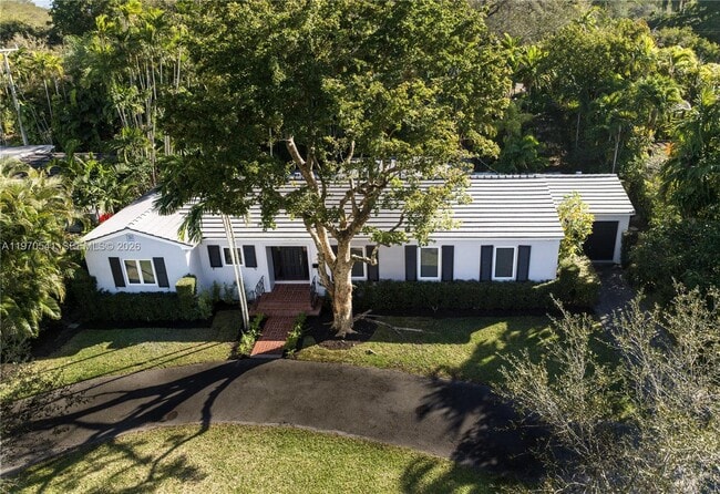 1350 Mendavia Ave in Coral Gables, FL - Building Photo - Building Photo