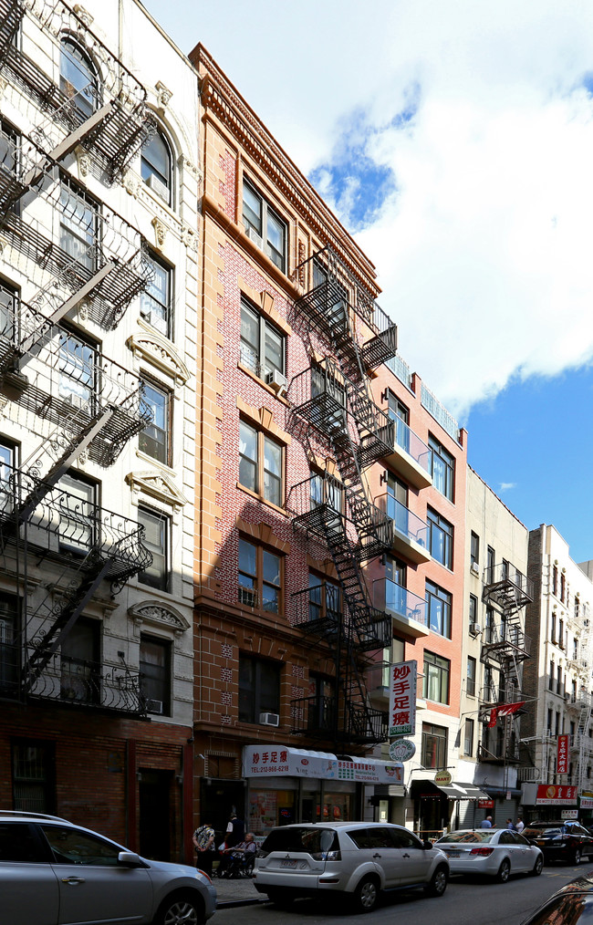 158 Mott St in New York, NY - Building Photo - Building Photo