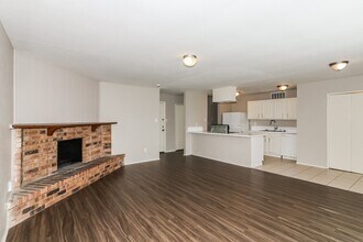 5011 Ridge Manor Dr in Houston, TX - Building Photo - Building Photo