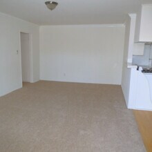 1560 S Centinela Ave in Los Angeles, CA - Building Photo - Building Photo