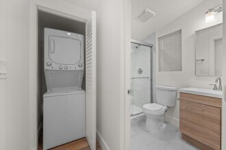 5834 Baja Dr in San Diego, CA - Building Photo - Building Photo