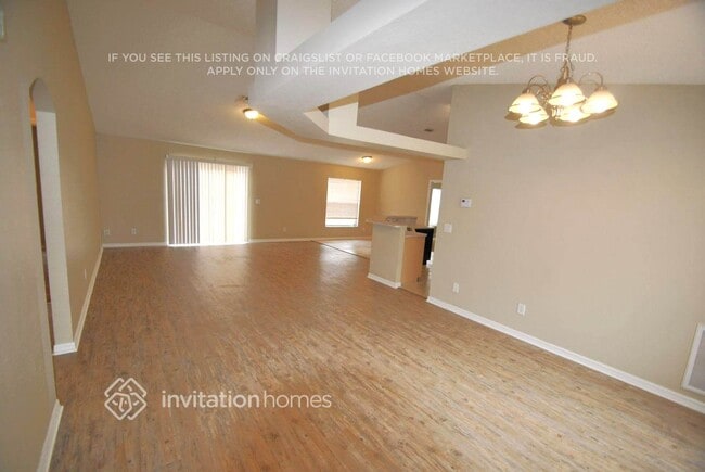 718 Starland St SE in Palm Bay, FL - Foto de edificio - Building Photo